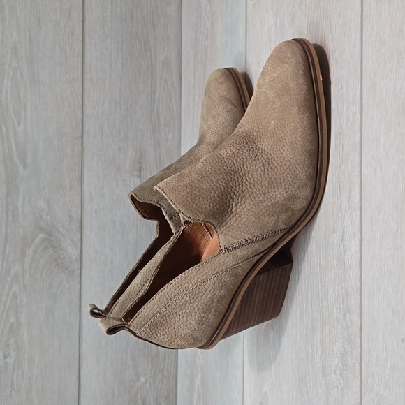 Lucky Brand Women Vennia Leather Ankle Heels Boots shoes sz 8.5M - Picture 1 of 12